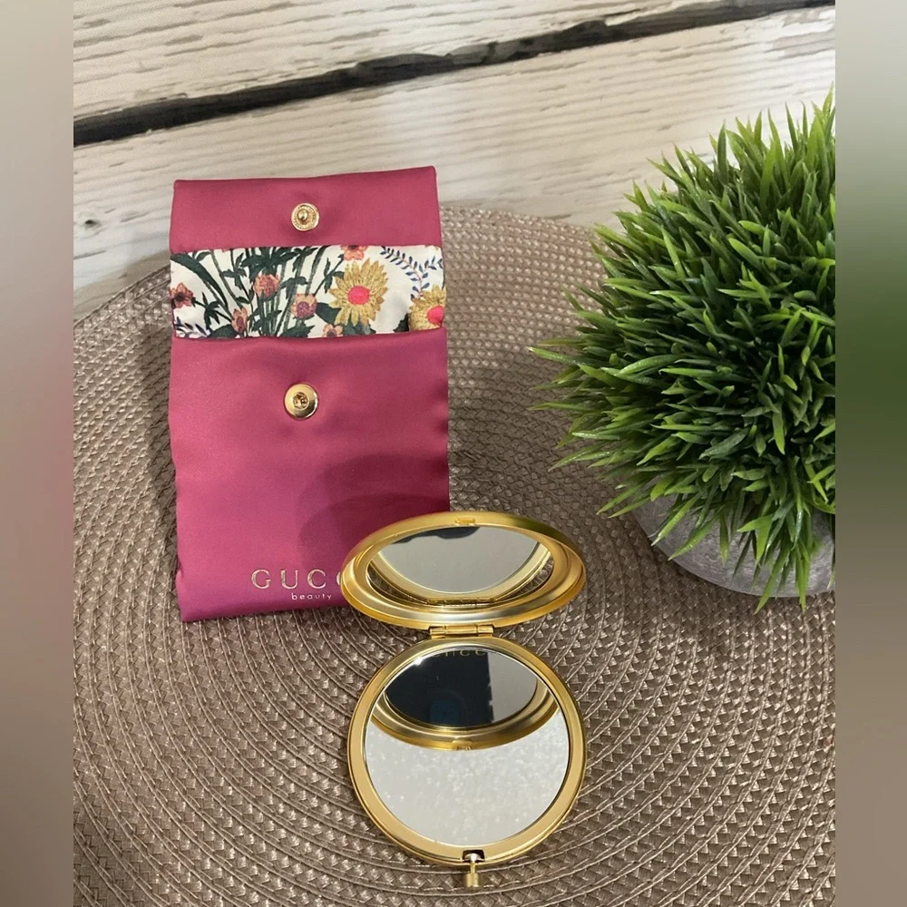 Gucci Gold Floral Compact Mirror with Red Pouch - Picture 5 of 8